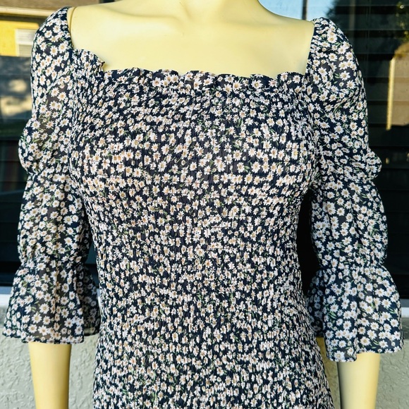 Sugar + Lips Floral Elastic Ruffle Hem Dress - Picture 4 of 10